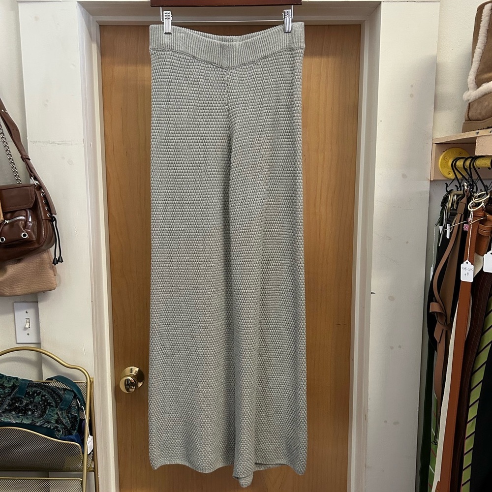Bucket List 100% Cotton Light Grey Chunky Knit High Rise Wide Leg Pants - size L